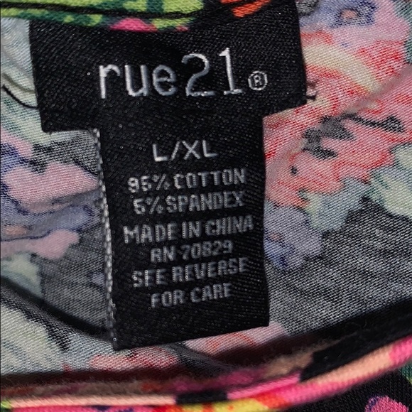 Rue 21 Womens Flower Top - Picture 6 of 6